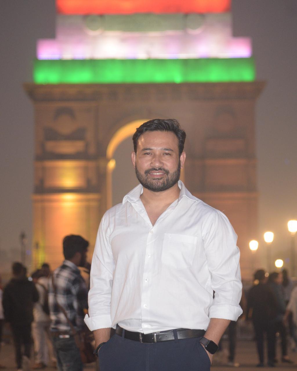 Vicky Kumar Yadav training students as martial arts champion and national coach in India