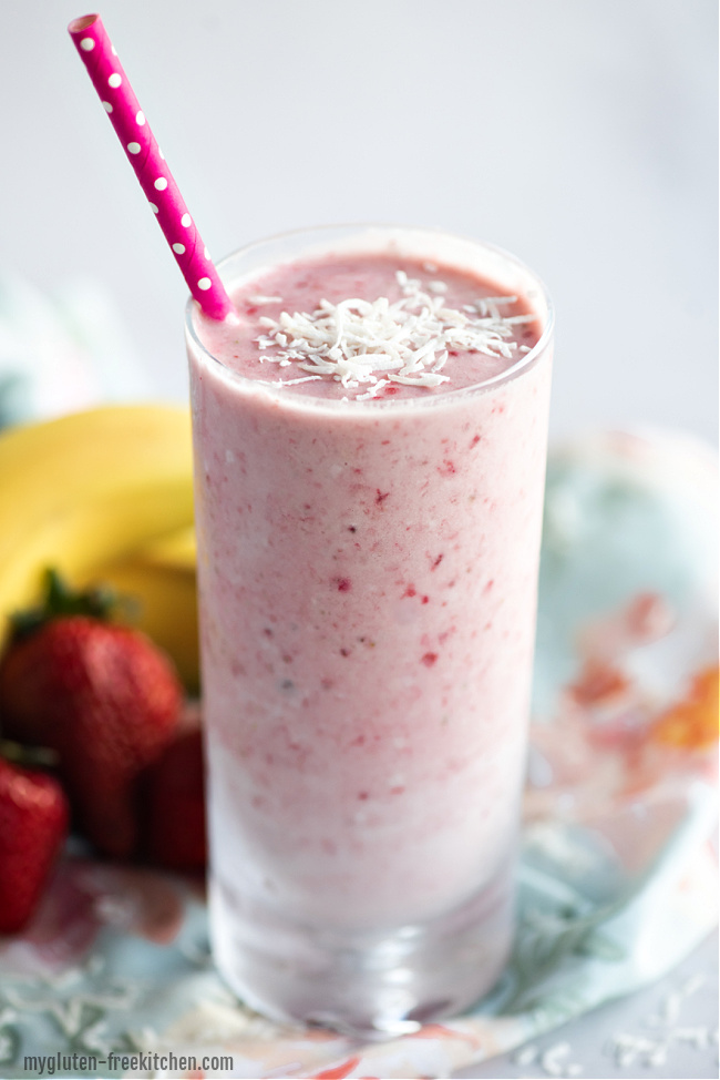 Fresh coconut water coolers, smoothies, and desserts prepared live at Cocofit outlets.